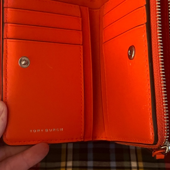 Tory Burch Poppy Wallet EUC - Picture 5 of 5